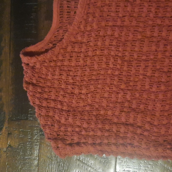 Crop top - Picture 2 of 6